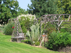 Jardin des Sens, Passerelle entre les générations